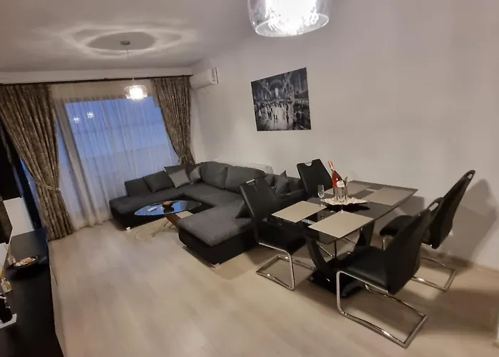 Deluxe View מאמאיה