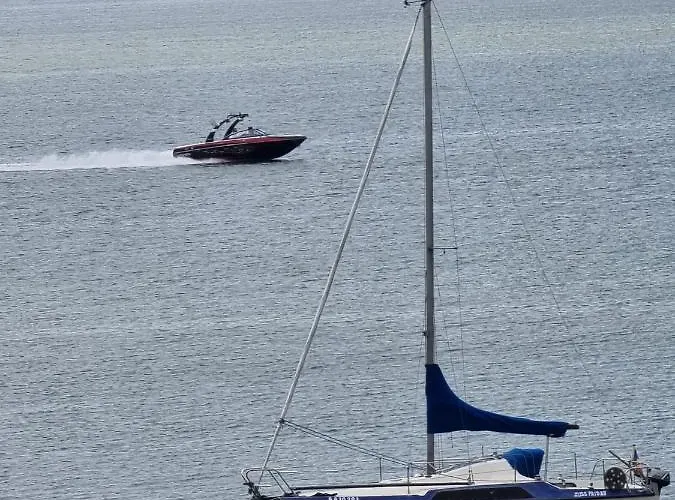 Deluxe View מאמאיה